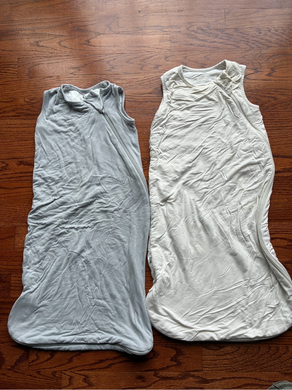 Lot of 2 Kyte Baby Sleep Sacks 0-6 Months 1.0 TOG Grey Light Grey